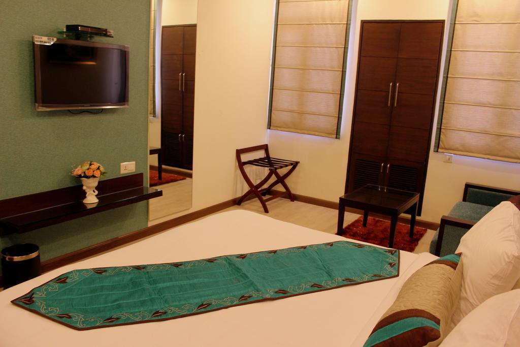 Amrapali Grand New Delhi