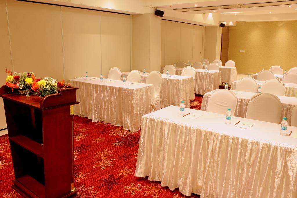 Amrapali Grand Hotel 4*