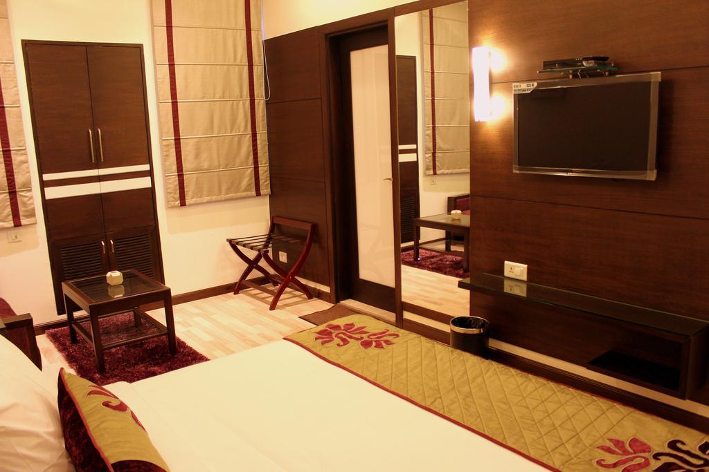 Amrapali Grand 4* New Delhi